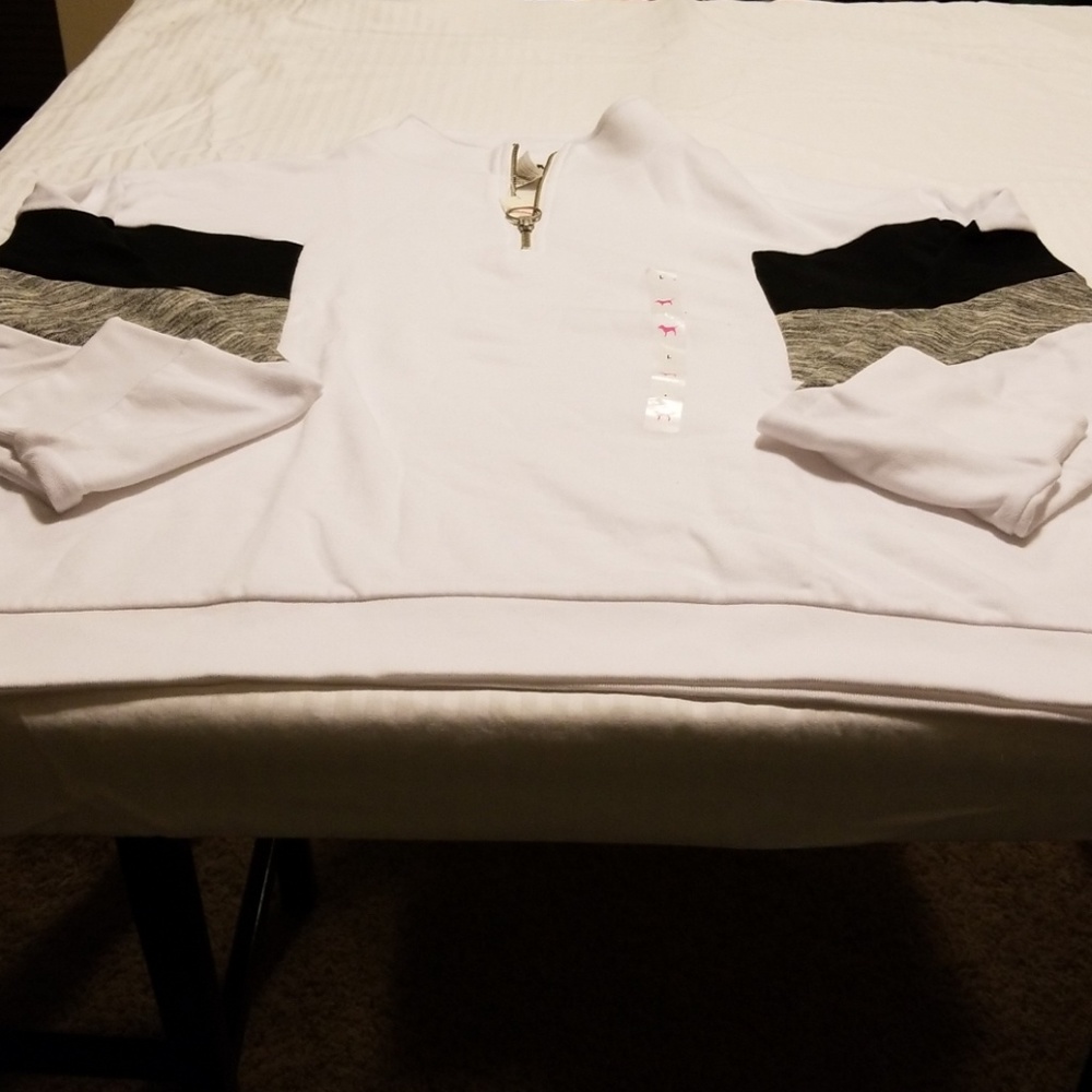 White half zip sweatshirt